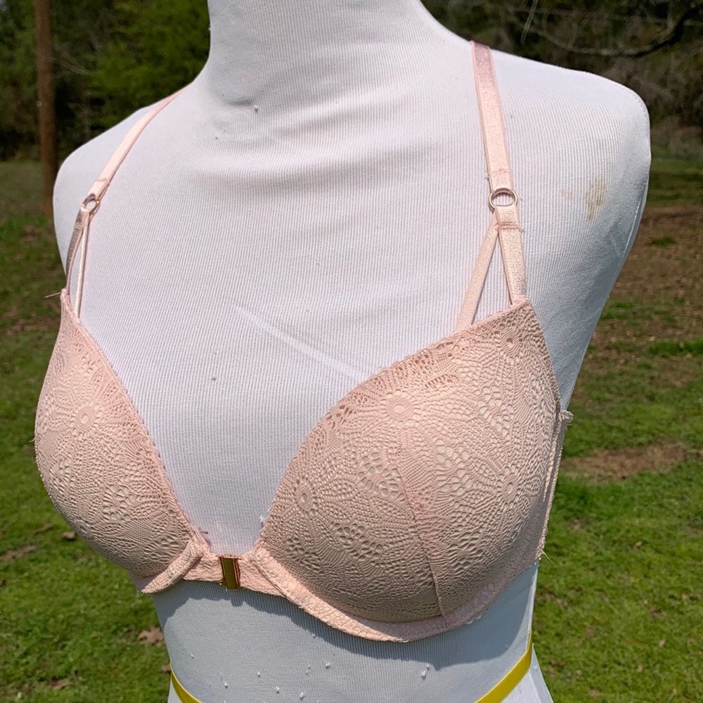 Victoria’s Secret Super Strappy Very Sexy Push-up Blush Pink Lace Bra Size 32D
